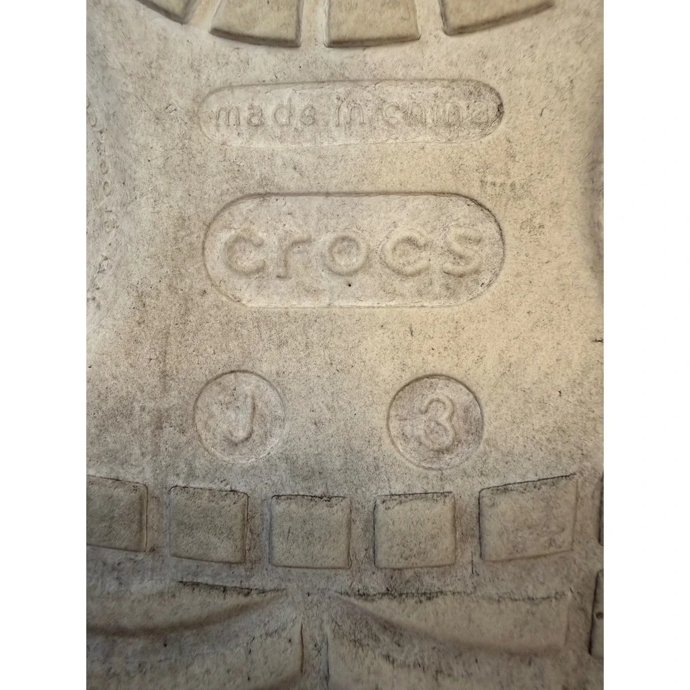 Crocs Squishmallows Clogs Kids Size J3 White‎ Multi Charms Padded Strap